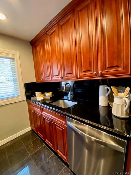 apt-142-250 River Ave, Patchogue, NY, 11772-3361 | Card Image