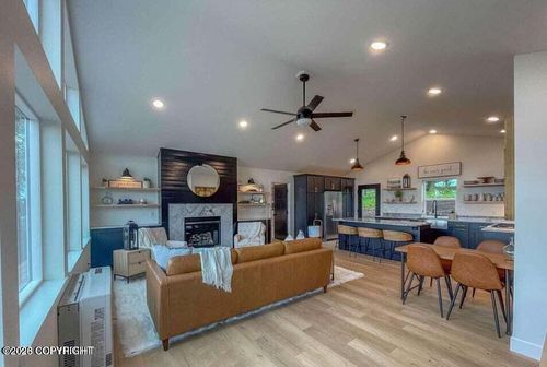 1060 Eric Ln, Homer, AK, 99603-8361 | Card Image
