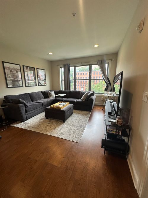 apt-413-100 Marshall St, Hoboken, NJ, 07030-7208 | Card Image