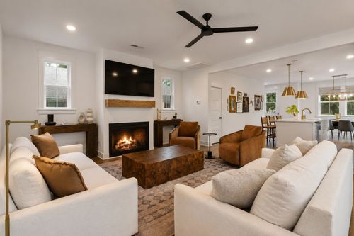 323 Whitsett Rd, Nashville, TN, 37210-5347 | Card Image