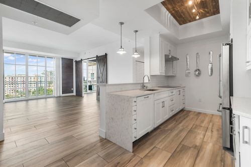 807-410 Evernia St, West Palm Beach, FL, 33401-5430 | Card Image