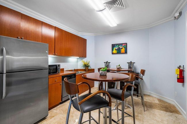 APT-401 - 300 Uno Lago Dr, Condo with 3 bedrooms, 2 bathrooms and null parking in Juno Beach FL | Image 42