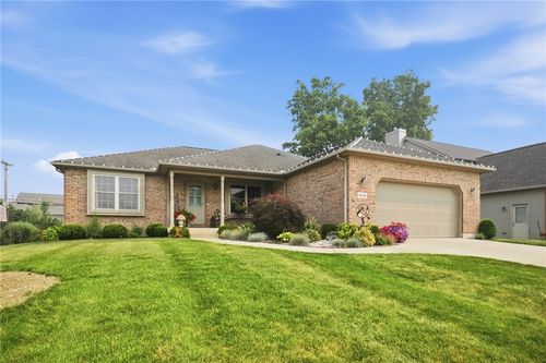 945 Oak Hill Ct, Troy, OH, 45373-1544 | Card Image