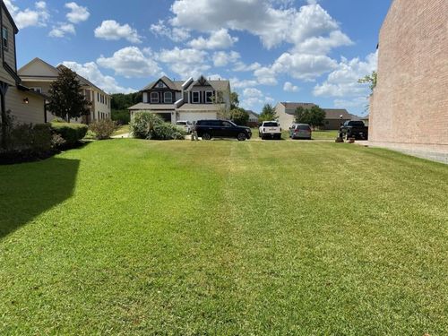 227 Capetown, Montgomery, TX, 77356-8839 | Card Image