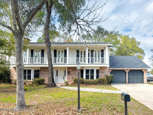 2411 Burke St, Gulfport, MS, 39507-2206 | Card Image