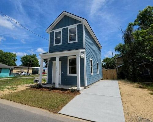 2061 Beech Ave, North Charleston, SC, 29405-8193 | Card Image