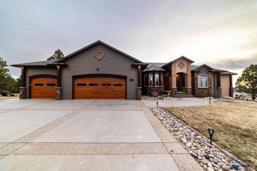 11850 Valley View Cir, Spearfish, SD, 57783-5000 | Card Image