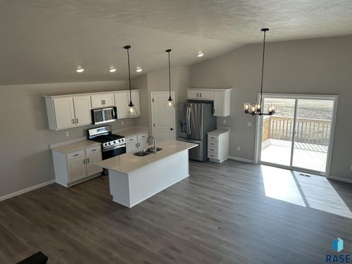5941 S Coneflower Ave, Sioux Falls, SD, 57108-4572 | Card Image