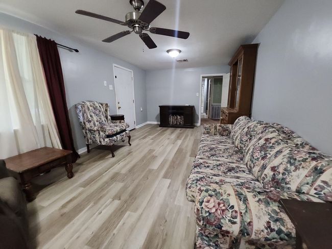 1610 Dupont Dr, House other with 3 bedrooms, 2 bathrooms and null parking in Orange TX | Image 9