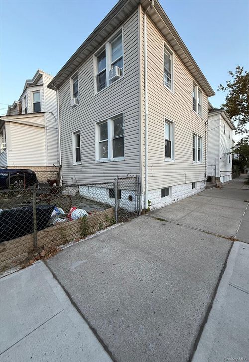 2201 125th St, College Point, NY, 11356-2619 | Card Image