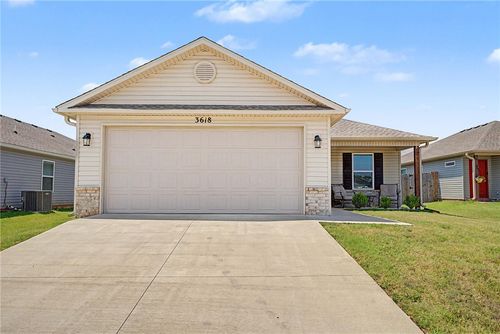 3618 S 3rd St, Rogers, AR, 72758-1516 | Card Image