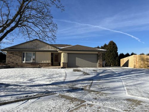 5775 S 24th Street, Milwaukee, WI, 53221 | Card Image