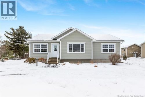 383 Canada St, Fredericton, NB, E3A4A5 | Card Image