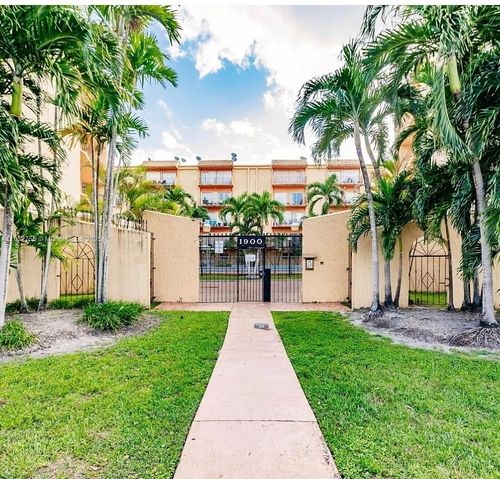 apt-108-1900 W 54th St, Hialeah, FL, 33012-2112 | Card Image