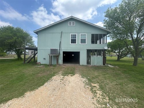 501 S 15th St, Seadrift, TX, 77983 | Card Image