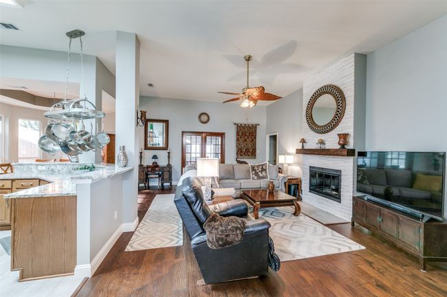 209 Timberbluff Ln, House other with 4 bedrooms, 2 bathrooms and null parking in Murphy TX | Image 6