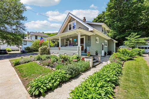 16 Spring St, Nyack, NY, 10960-4311 | Card Image