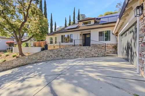 11220 Sunrise Ridge Cir, Auburn, CA, 95603-6009 | Card Image
