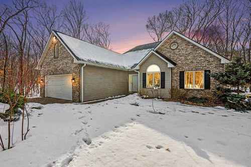 61404 Whitetail Run, Mattawan, MI, 49071-9550 | Card Image