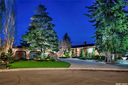 15 Qu'appelle Crt, House with 4 bedrooms, 3 bathrooms and 8 parking in Saskatoon SK | Card Image