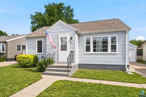 508 E 11th Ave Avenue, Mitchell, SD, 57301 | Card Image