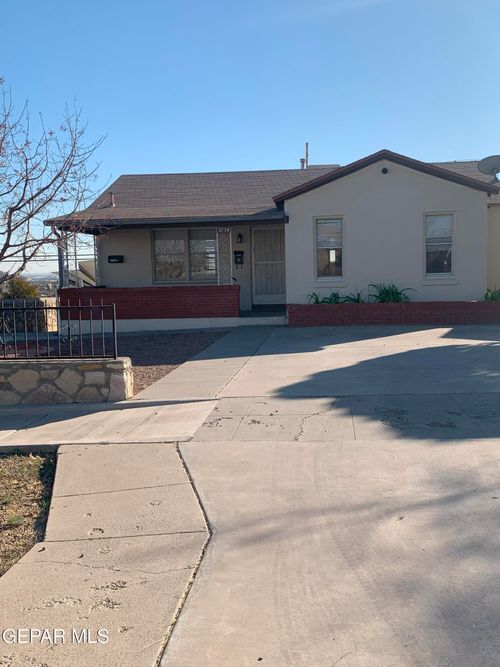 a-and-b-3734 Savannah Ave, El Paso, TX, 79930-5218 | Card Image