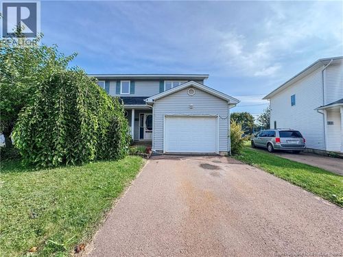35 Arthur St, Moncton, NB, E1C9Y1 | Card Image