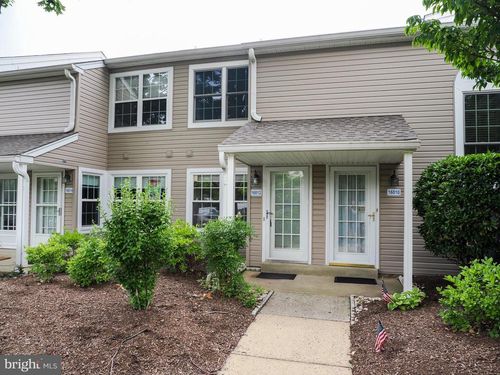 16012 Beacon Hill Dr, SOUTHAMPTON, PA, 18966-5321 | Card Image