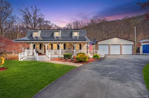 2 Greenwood Dr, Beacon, NY, 12508-2908 | Card Image