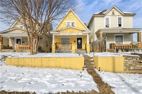 944 Sandusky Ave, Kansas City, KS, 66101-3124 | Card Image