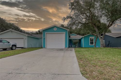 126 Breezy St, Rockport, TX, 78382-7862 | Card Image