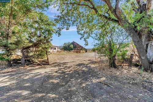 21200 21200 Silva Road, Sonoma, CA, 95476 | Card Image