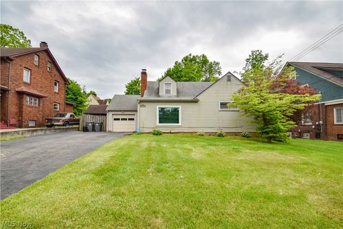 755 Lake Dr, Youngstown, OH, 44511-1410 | Card Image