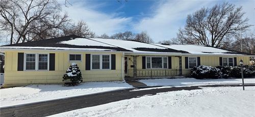 9500 Buena Vista Street, Overland Park, KS, 66207 | Card Image