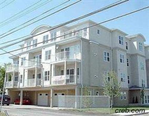 202-1777 1 St Ne, Calgary, AB, T2E9A8 | Card Image