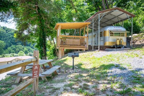 1401 Main St, Bland, VA, 24315-5369 | Card Image