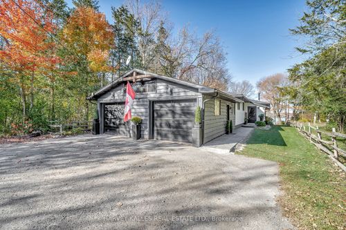 12130 Loyalist Pky, Picton, ON, K0K2T0 | Card Image