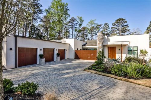 1572 Clifton Rdg, Atlanta, GA, 30307-0002 | Card Image
