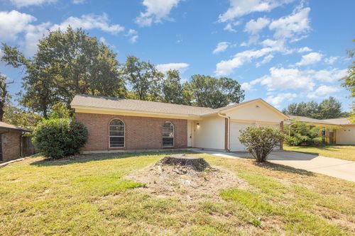 5616 Atlantis Ter, Arlington, TX, 76016-2137 | Card Image