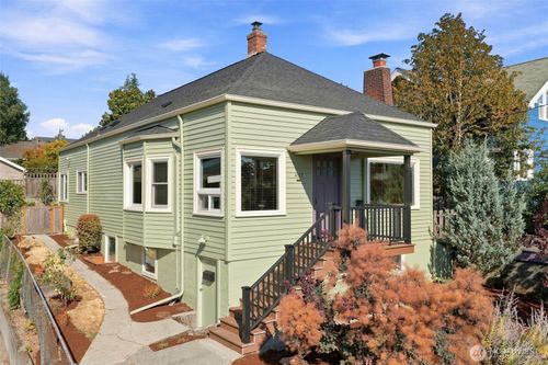 4117 Eastern Ave N, Seattle, WA, 98103-8418 | Card Image