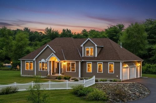 28 Cortland Way, Grafton, MA, 01519-1090 | Card Image
