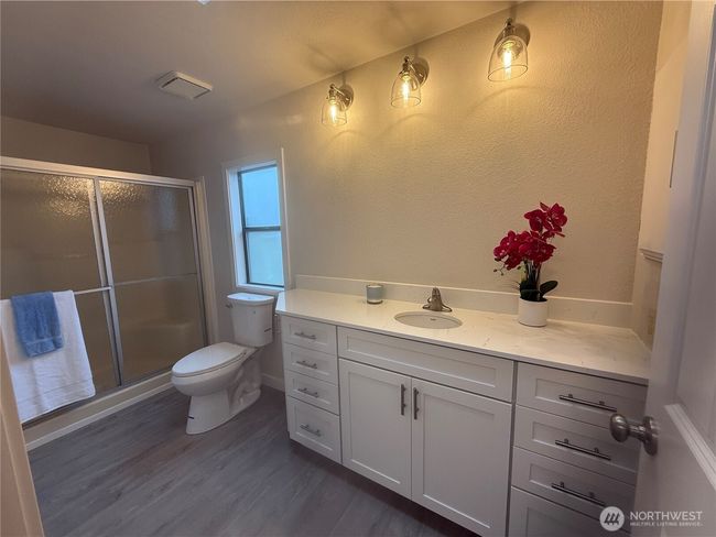Master Bathroom | Image 13