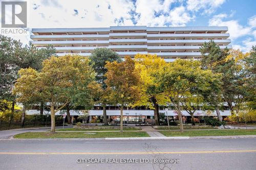 810-1 Royal Orchard Blvd, Thornhill, ON, L3T3C2 | Card Image
