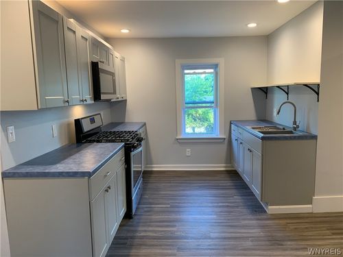 716 West Ave, Buffalo, NY, 14213-2165 | Card Image