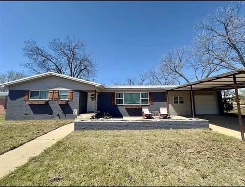 313 Sunset Dr, Comanche, TX, 76442-2153 | Card Image