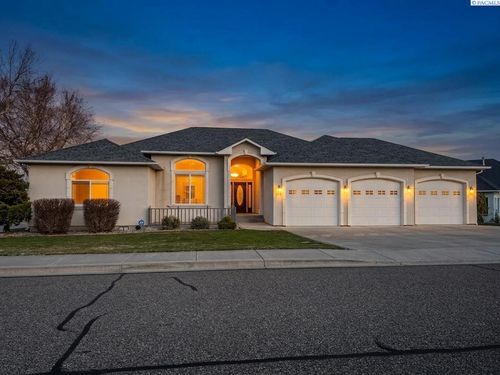 1418 Chardonnay Dr, Richland, WA, 99352-7333 | Card Image