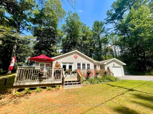 886 Muskoka 10 Rd, Port Sydney, ON, P0B1L0 | Card Image