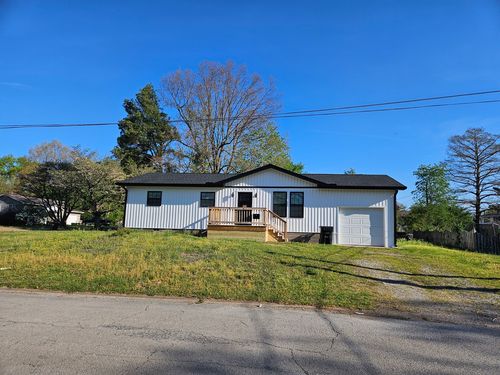 203 Dorris Dr, Metropolis, IL, 62960-1126 | Card Image