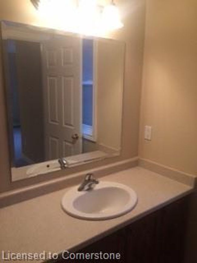 225 Park St S, Townhouse with 2 bedrooms, 0 bathrooms and 2 parking in Hamilton ON | Image 18