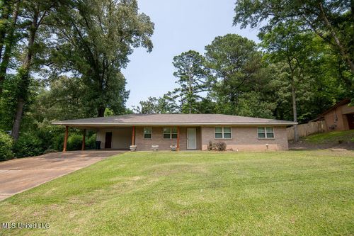 709 N Sunset Dr, Yazoo City, MS, 39194-2126 | Card Image